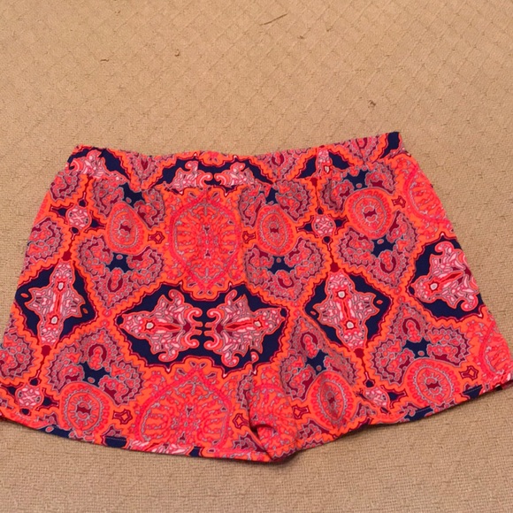 Fun Printed Short - Picture 3 of 3